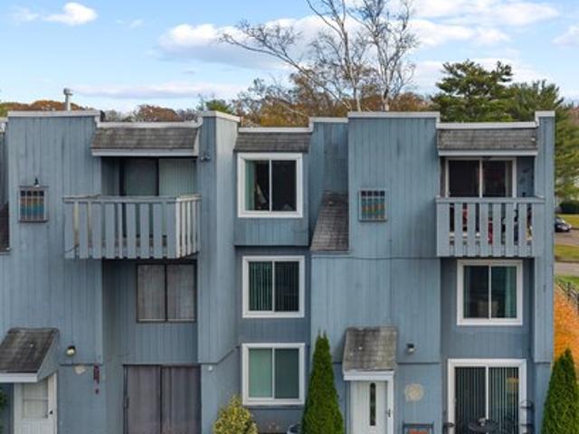 Townhouse for sale in East Haven, Connecticut