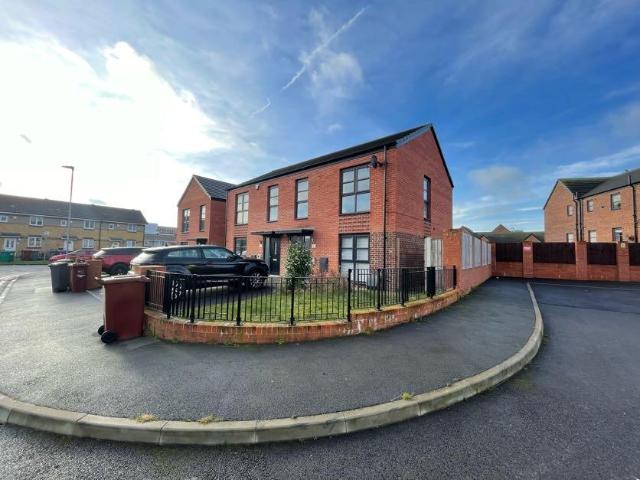 House for rent in Miles Platting, Manchester
