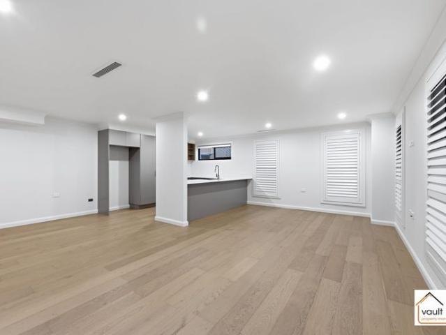 Townhouse for rent in Wollongong West, New South Wales