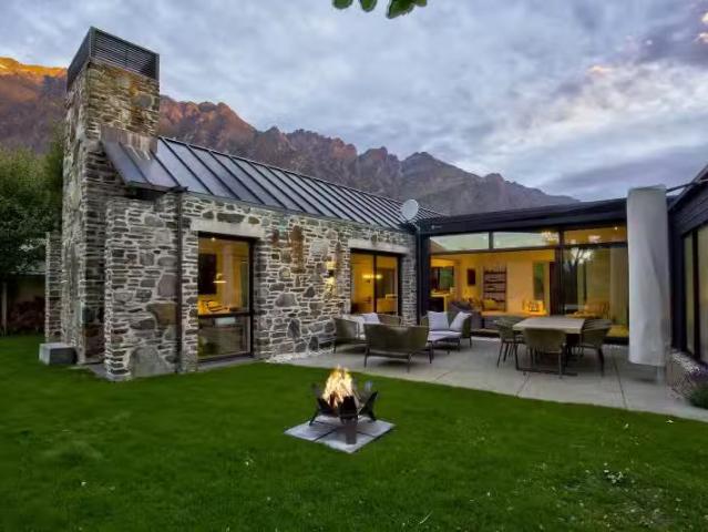 House for sale in Otakou