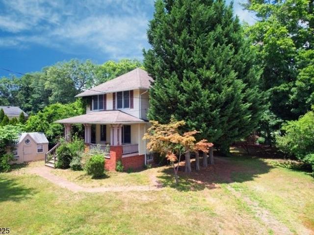 House for sale in Pequannock, New Jersey