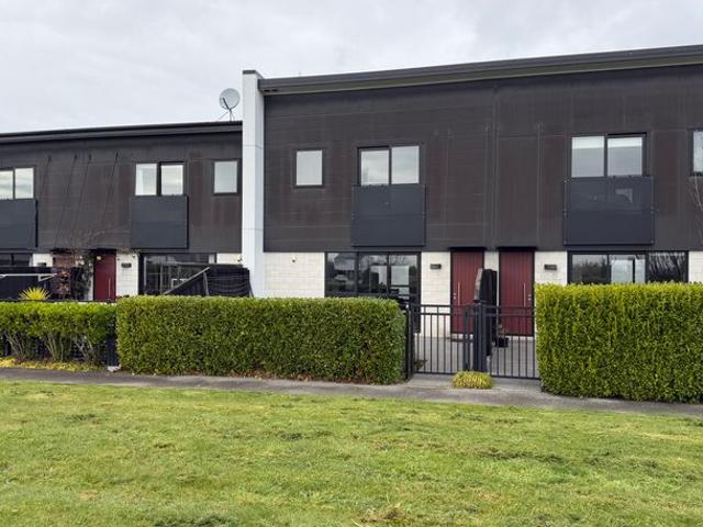 House for rent in Chaslands, Canterbury