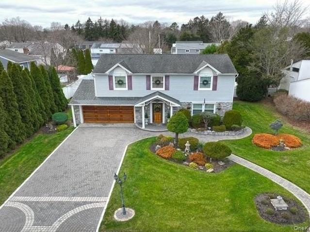House for sale in Smithtown, New York
