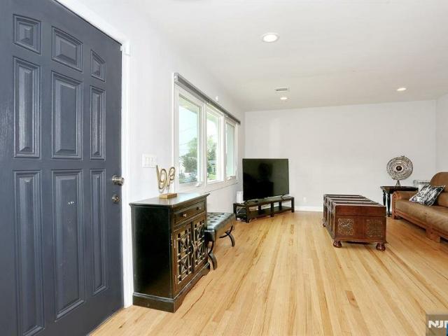 House for rent in Dumont