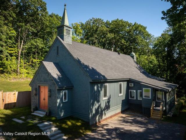 House for sale in Kinderhook, New York