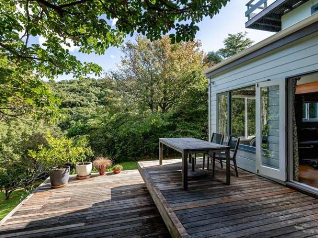 House for sale in Days Bay, Wellington
