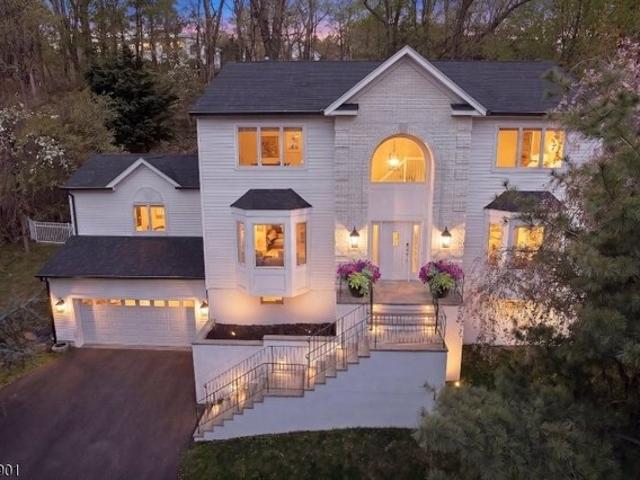 House for sale in Springfield, New Jersey