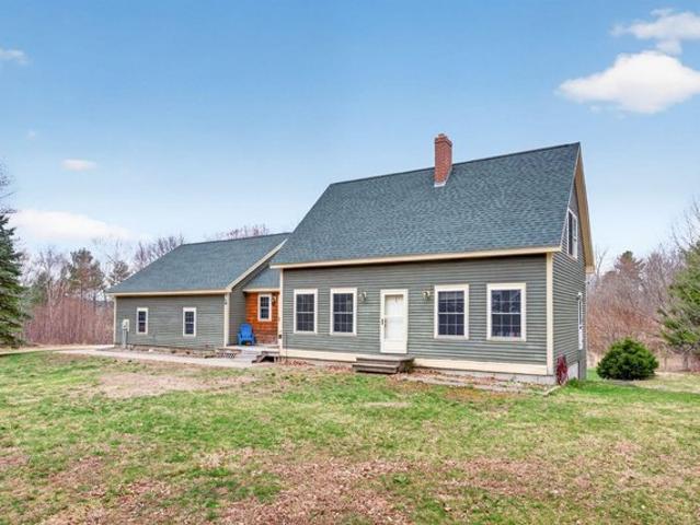 House for sale in Raymond, Maine