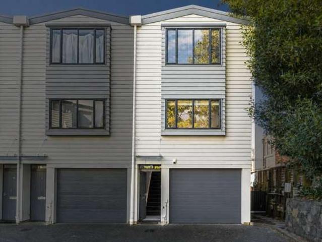 Townhouse for rent in Auckland