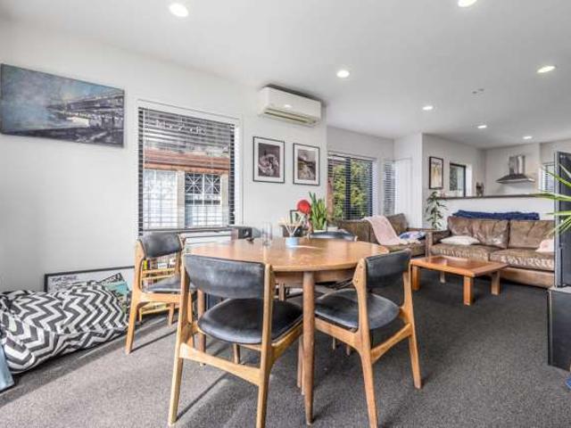 Townhouse for sale in Auckland, Oroua County