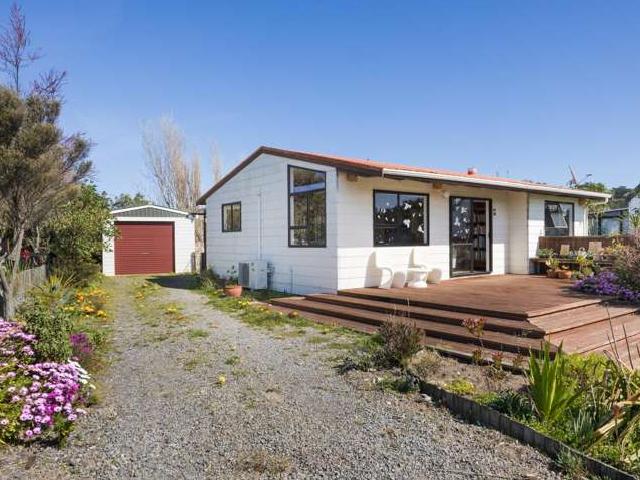 House for sale in Foxton Beach, Horowhenua District