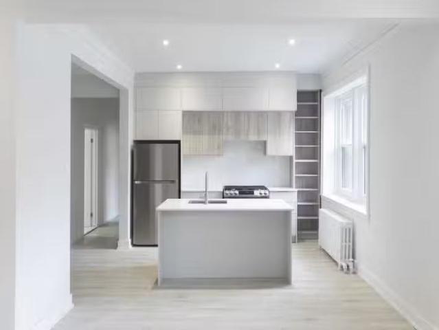 Condo for rent in St. Leonard's, Quebec