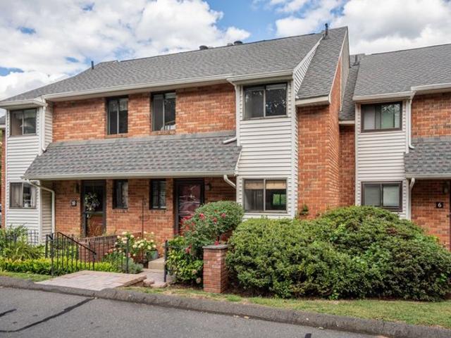Townhouse for sale in W Hartford, Connecticut