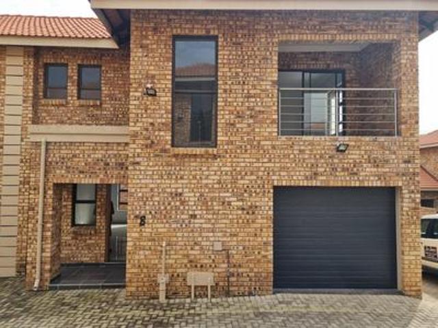 Townhouse for sale in Ekurhuleni, Gauteng