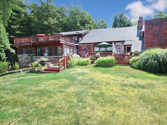 House for sale in Woodbridge, Connecticut