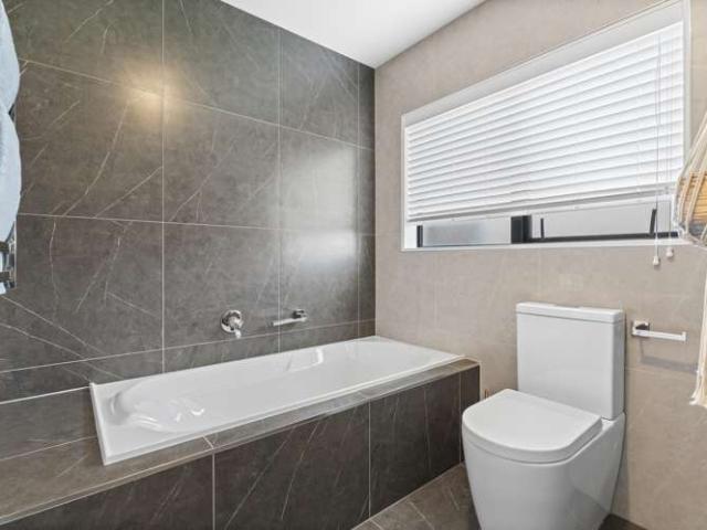 House for sale in Riverhead