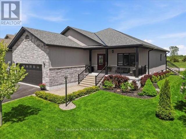 House for sale in Ontario