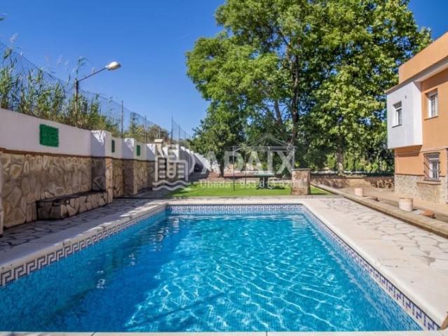 Casa en venta en Baeza, Andalucía