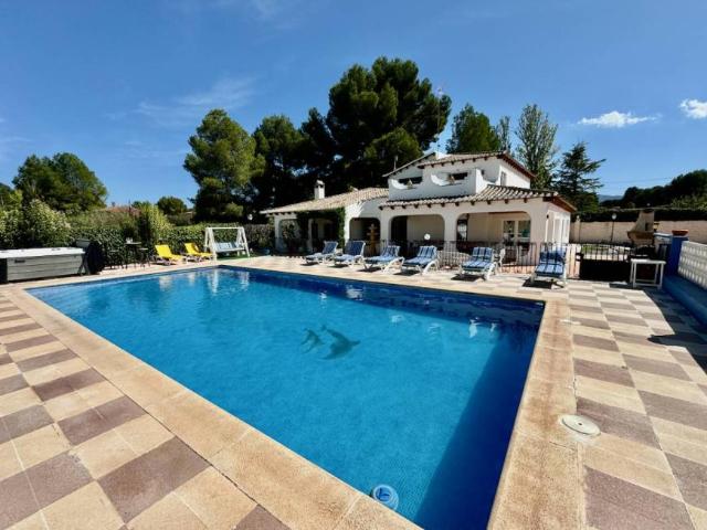 Casa en venta en Castalla, Valencia