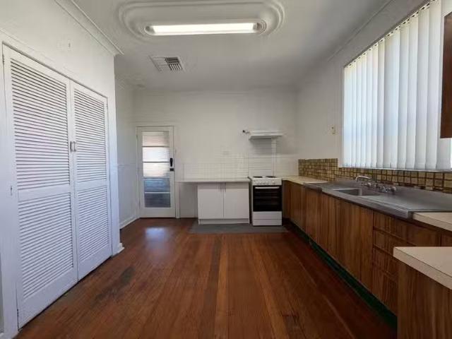 House for rent in Redcliffe, City of Belmont
