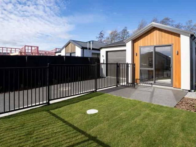 House for rent in Chaslands, Canterbury