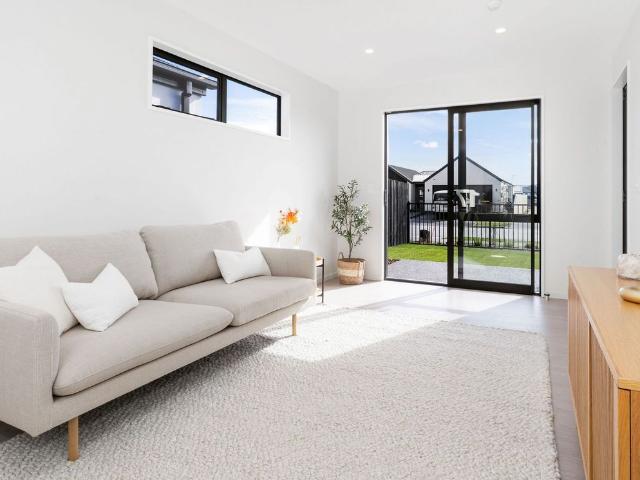 House for rent in Chaslands, Canterbury