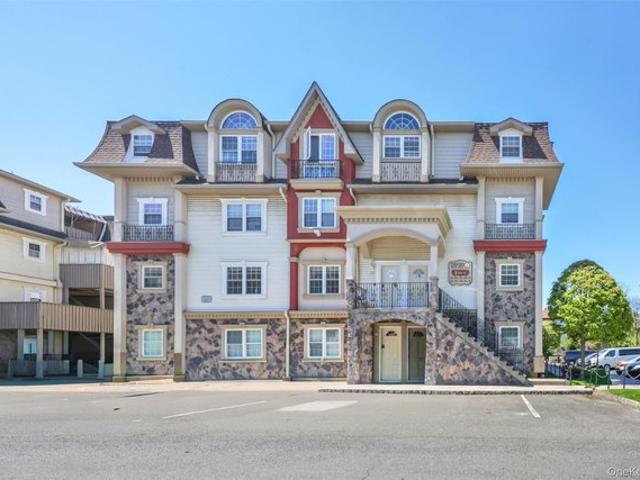 Condo for sale in Rockland, New York