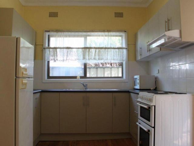 House for rent in Wollongong West, New South Wales
