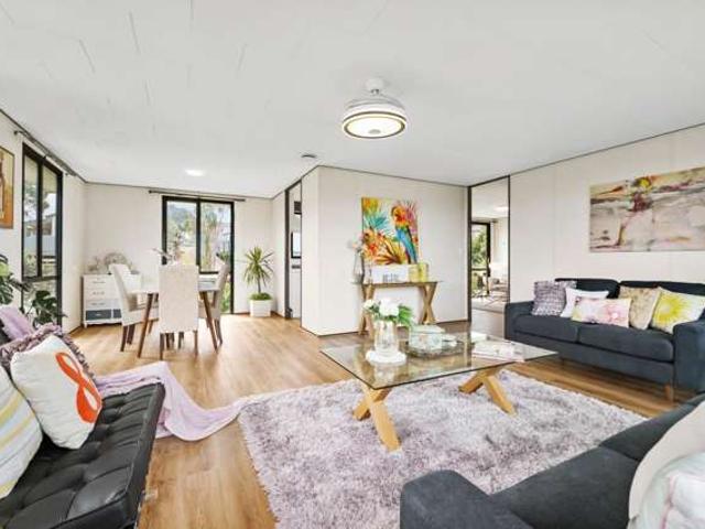 House for rent in Paremoremo