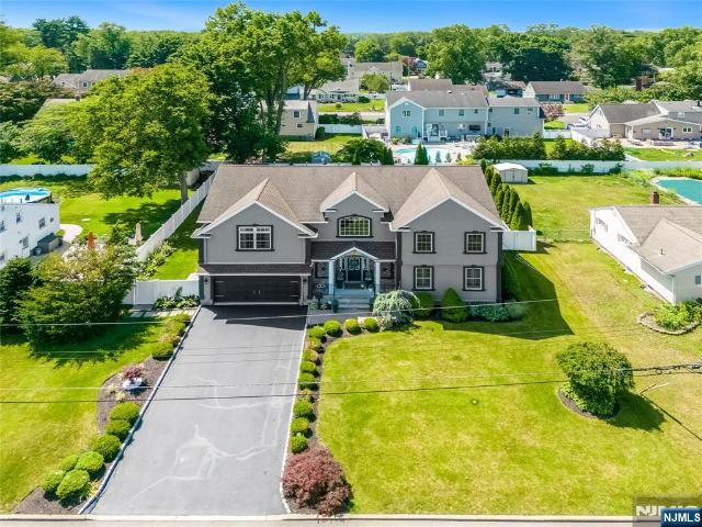 House for sale in Pequannock, New Jersey