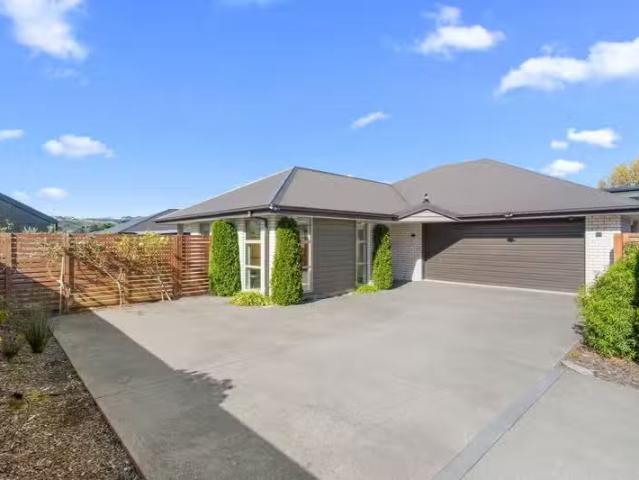 House for sale in Chaslands, Canterbury