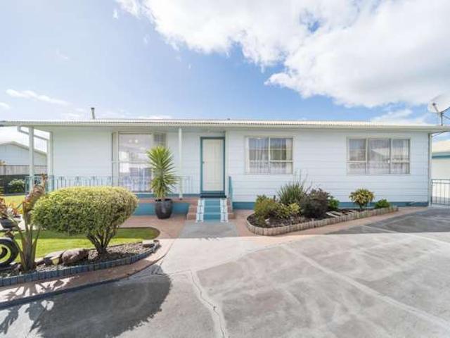 House for sale in Kelvin Grove, Palmerston North