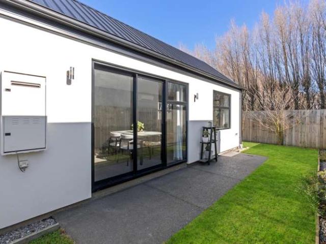 House for sale in Chaslands, Canterbury