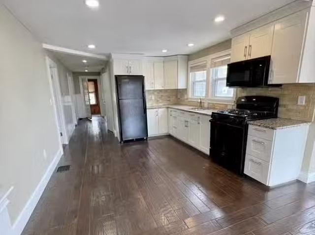 Condo for rent in Norwood