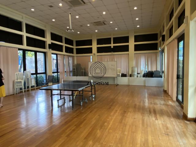 Apartment for rent in Macpherson