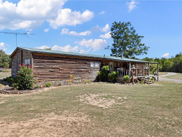 Farm for sale in Ark