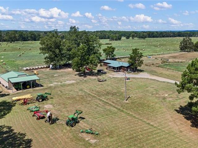 Farm for sale in Ark