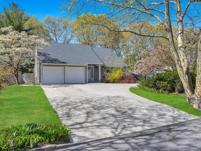 House for sale in Centereach, New York