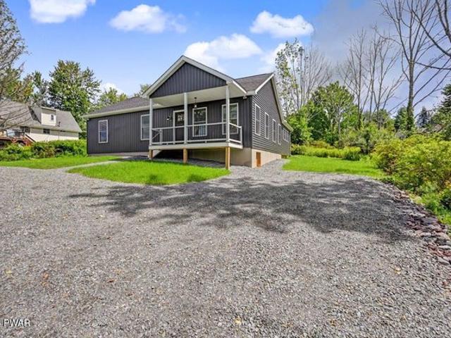 House for sale in Lake Ariel, Pennsylvania