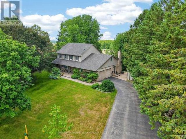 House for sale in Golden Horseshoe, Ontario