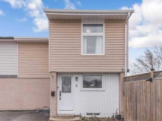 Townhouse for sale in Woburn, Ontario