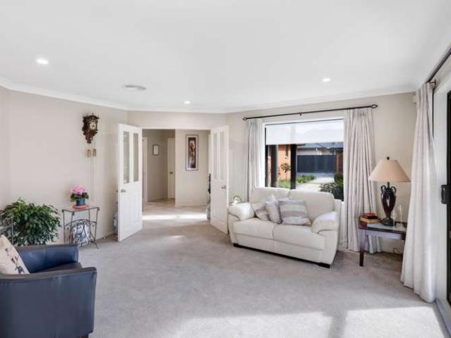House for sale in Chaslands, Canterbury