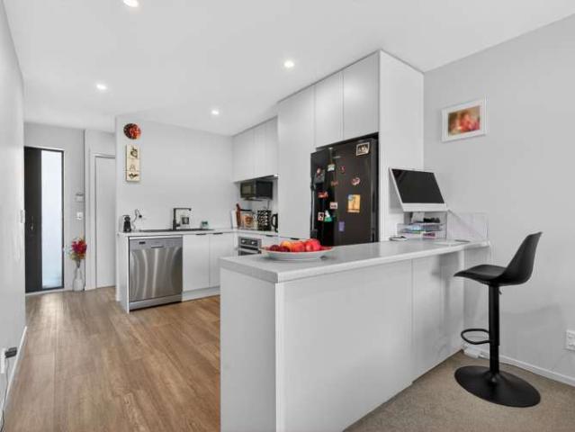 Townhouse for sale in Days Bay, Wellington