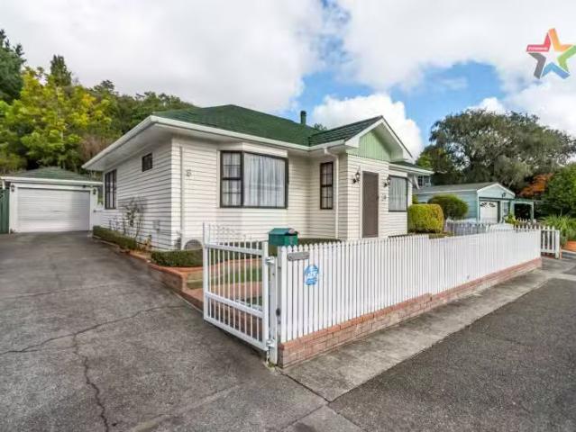 House for sale in Days Bay, Wellington
