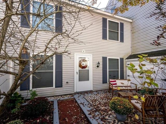 Townhouse for sale in Dover, Strafford County