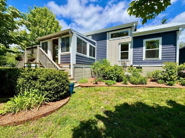 House for sale in East Flat Rock, North Carolina