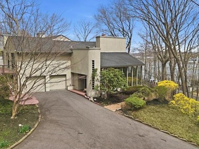 House for sale in Huntington, New York
