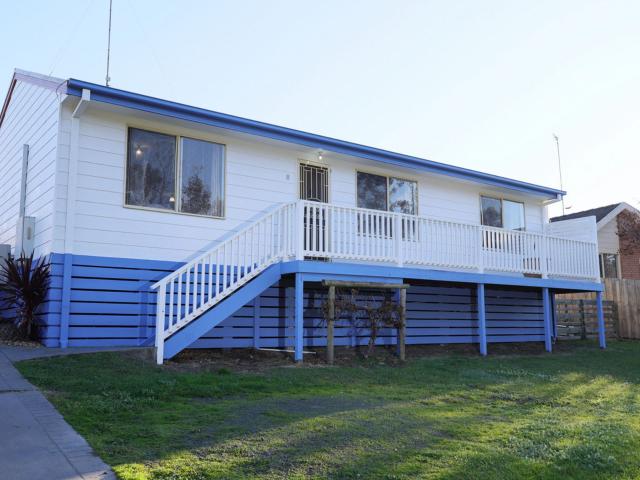 House for rent in Churchill, Victoria