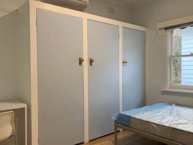 Room for rent in Burwood, Melbourne