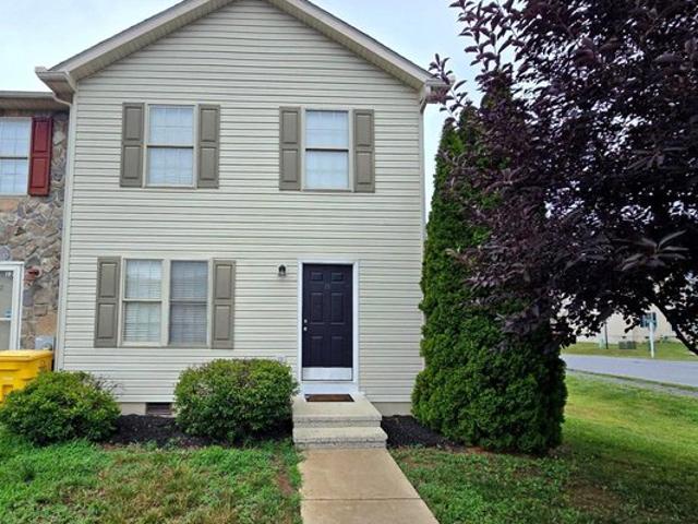 Townhouse for sale in Bunker Hill, West Virginia